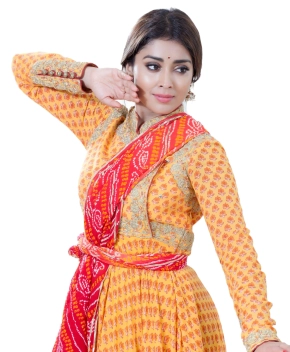 Shriya Saran Latest Dance Photos