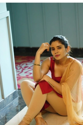 Soundariya Nanjundan Hot Stills