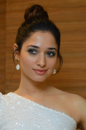 Tamanna Bhatia Hot Photos