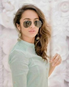 Tejaswi Madivada Twitter Photos Instagram Photos Hot Stills