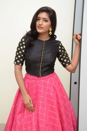 Telugu Actress Eesha Rebba Cute Looking Stills