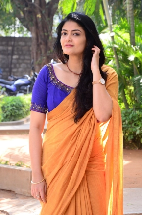 Telugu Actress Kalpika Ganesh Hot In Saree Photos