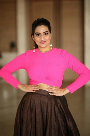 Telugu Actress Manjusha Rampalli In Tight Black Jeans