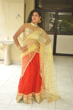 Telugu Actress Pavani In Half Saree Photos