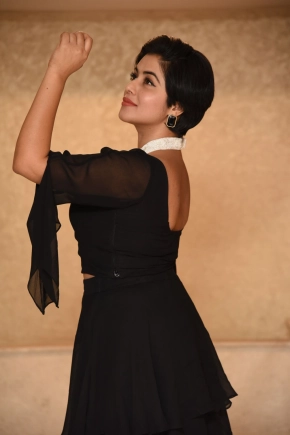 Telugu Actress Poorna In Black Dress Photoshoot