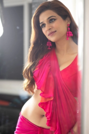 Telugu Actress Shraddha Das Photoshoot Pics