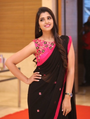 Telugu Actress Shyamala Looks Cute In Black Saree Photos