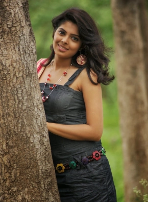 Telugu Actress Sravya Photos