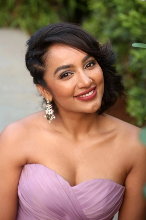 Telugu Actress Tejaswi Madivada Photos