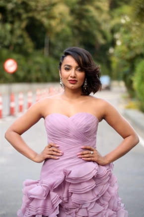 Telugu Actress Tejaswi Madivada Photos