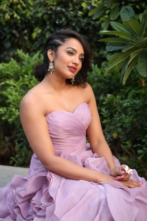 Telugu Actress Tejaswi Madivada Photos