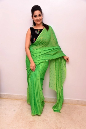 Telugu Anchor Manjusha In Green Saree Photos