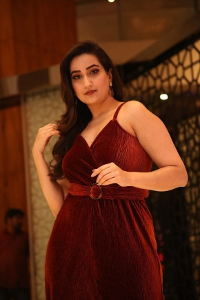 Telugu Anchor Manjusha In Red Dress Photos