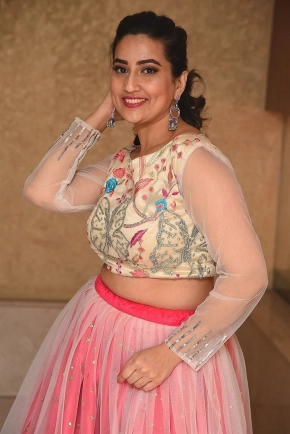 Telugu Anchor Manjusha Photos