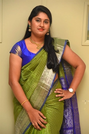 Telugu Anchor Sonia Chowdary Saree Stills