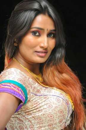 Telugu Cinema Actress Swathi Naidu Glamour Photos