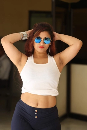 Tollywood Actress Gunnjan Aras Hot Photoshoot