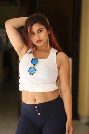 Tollywood Actress Gunnjan Aras Hot Photoshoot